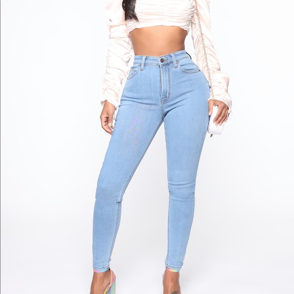 Fashion Nova Precious Jean (5) NEW